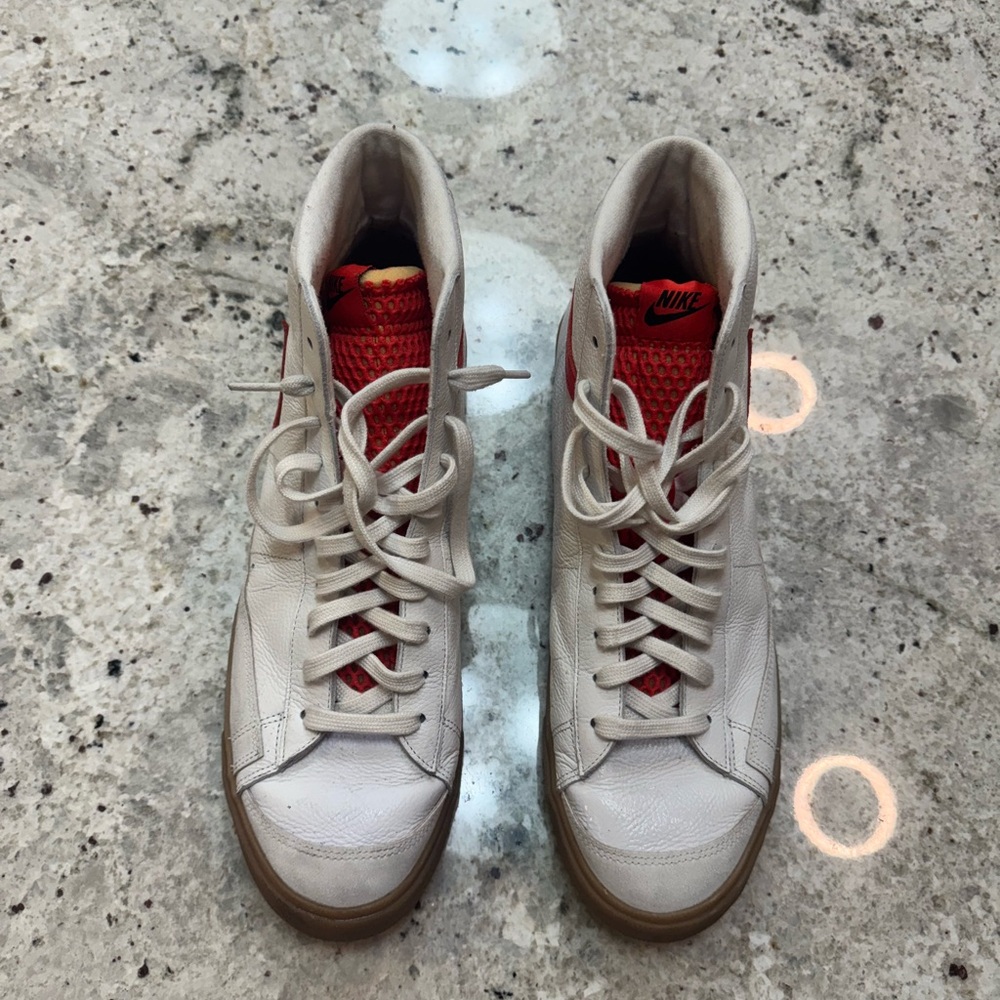 Nike White and Red Sneakers - Picture 3 of 4